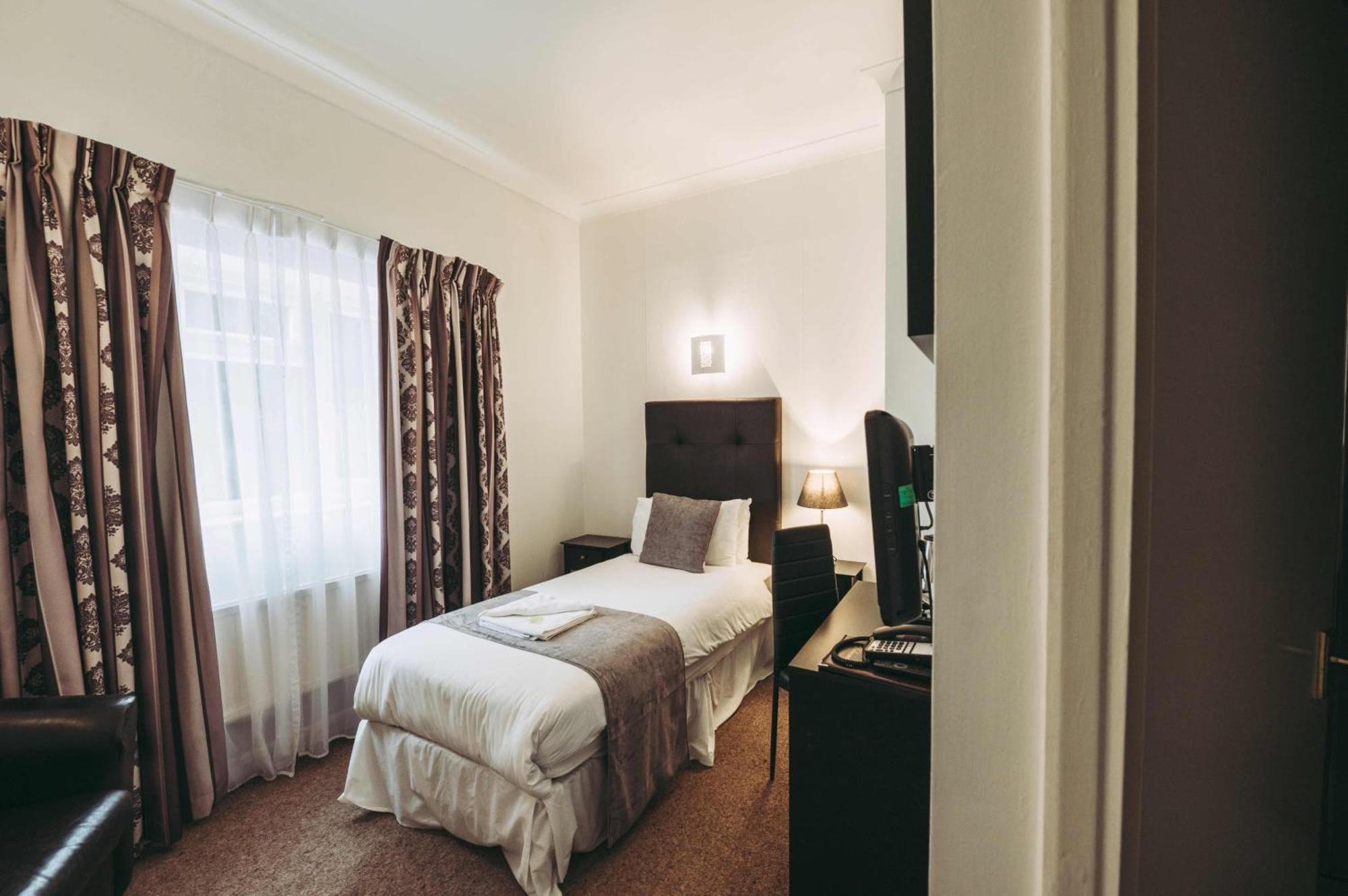 הייברידג' The Grange Hotel Brent Knoll מראה חיצוני תמונה